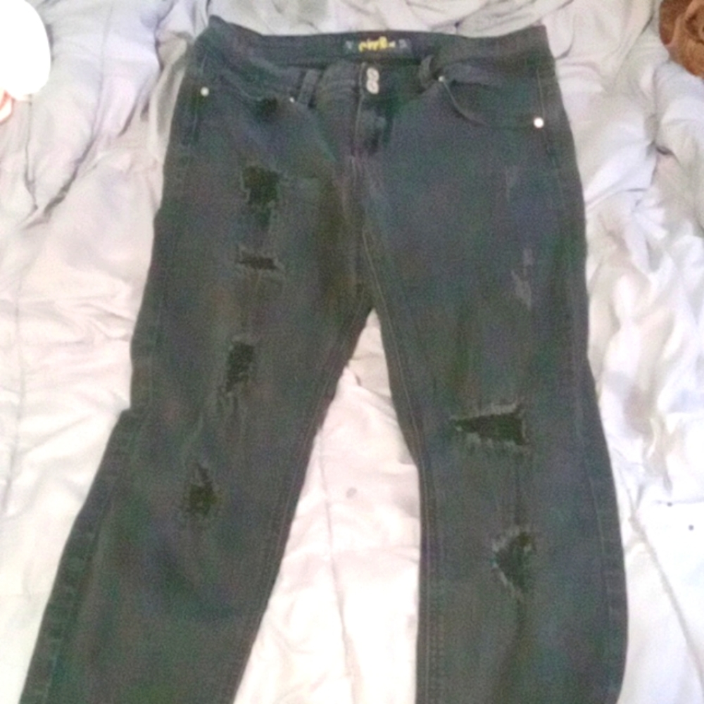 Ripped skinny jeans